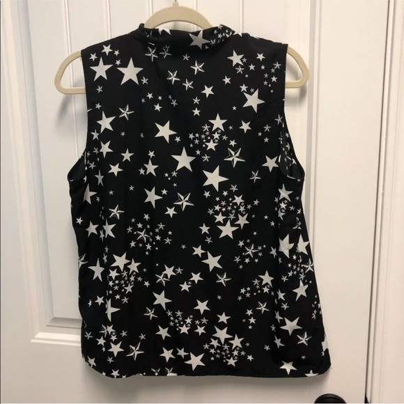 ⭐️ Sleeveless Star 🌌 ⭐️ Blouse with Bow - Picture 2 of 7